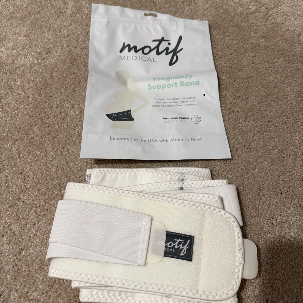 NWT Motif Medical Pregnancy Support Band in White